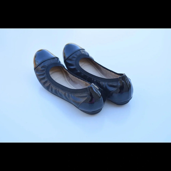 Croft and Barrow Ortholite flats - Picture 2 of 6